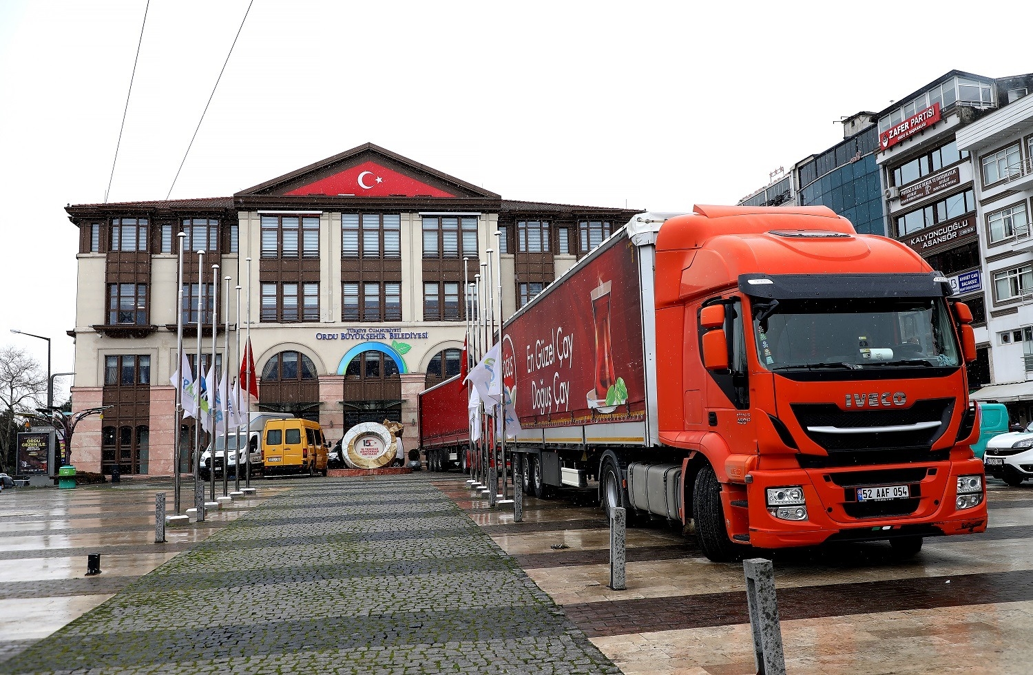 ORDU’DAN DEPREM BÖLGESİNE YARDIM YAĞIYOR 